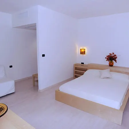 Apartment Mono